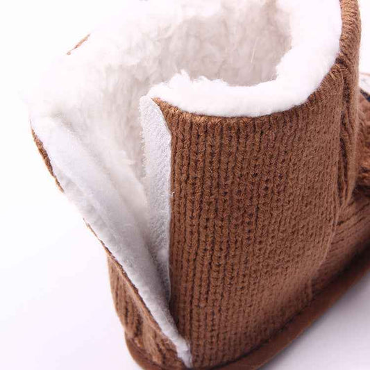 Bear Knit Baby Booties – Soft Winter Warmers