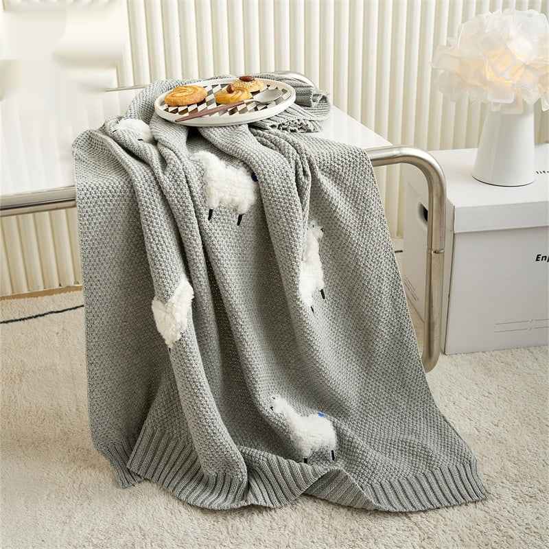 Embroidered Animal Knit Baby Blanket – Soft 3D Detail (75×100cm)