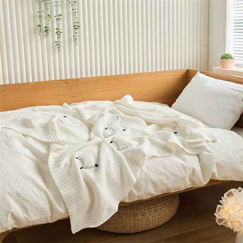 Embroidered Animal Knit Baby Blanket – Soft 3D Detail (75×100cm)